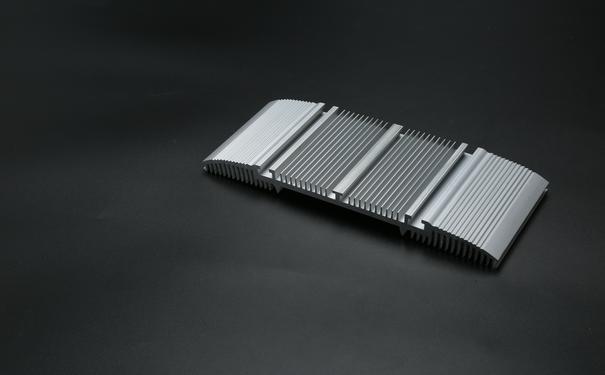 草莓污视频网站電子散熱器